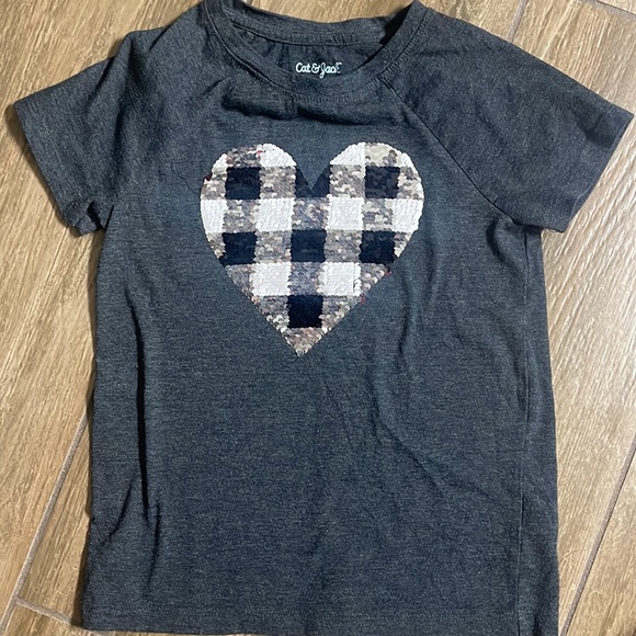 Like New! Flippy Sequined Buffalo Print Heart Gray Top in size Medium (7/8) - Picture 4 of 5
